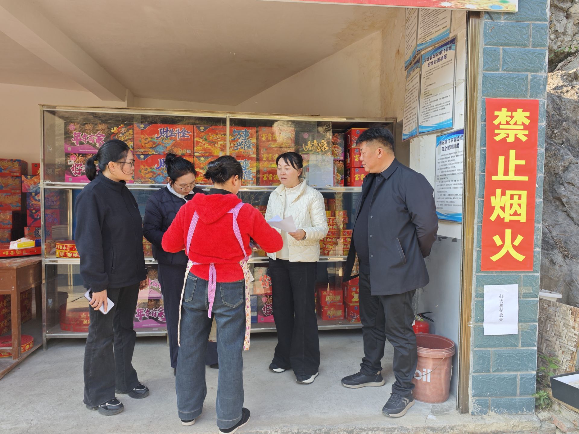 織密安全防線，守護萬家燈火——莫艷督導春節期間安全生產、森林防滅火及值班值守工作